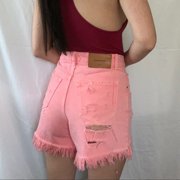 Zara bright pink distressed high rise denim shorts - Picture 4 of 12